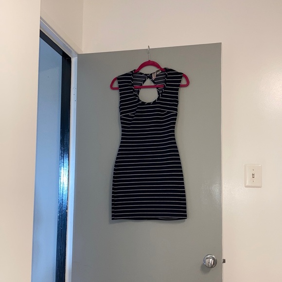 Mimi Chica Dresses & Skirts - XS Dress 🦋